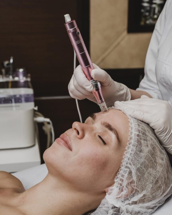woman-wellness-center-having-cosmetic-treatment